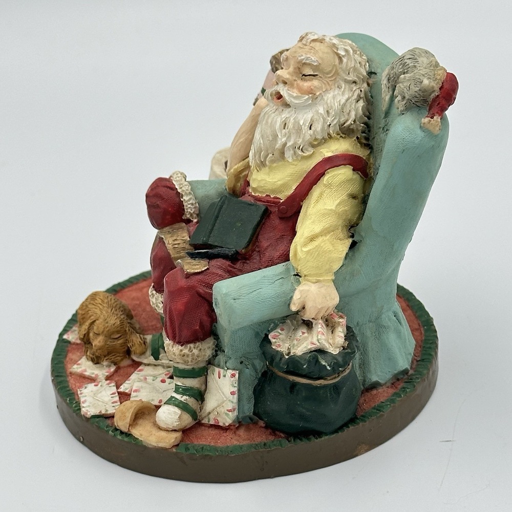 Vtg 1992 Santa's Best Classic Collectables Resin Figurine Santa Sleeping Cat Dog - Picture 5 of 9